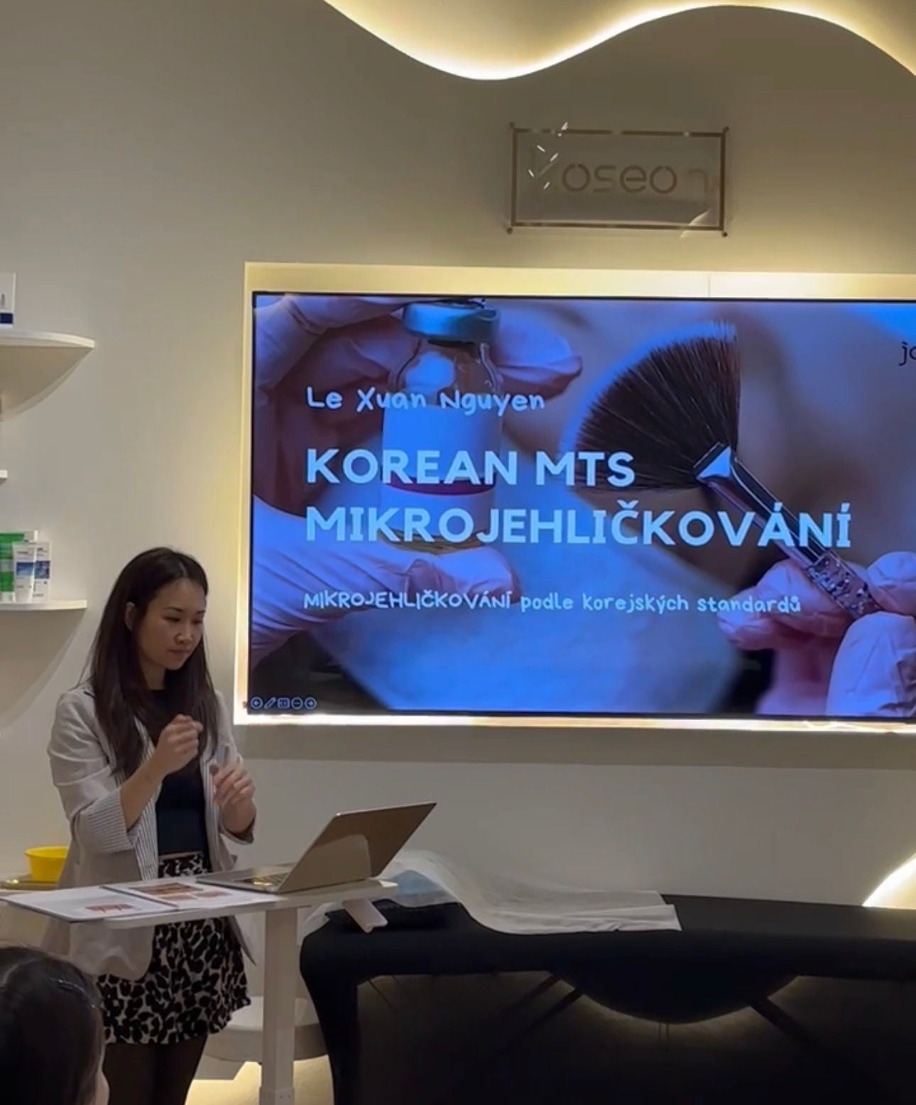 Mikrojehličkování - Korean MTS Technique